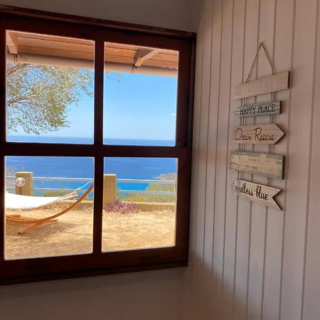Seaside Sunset Cove - Your Own Slice Of Paradise! Holiday home