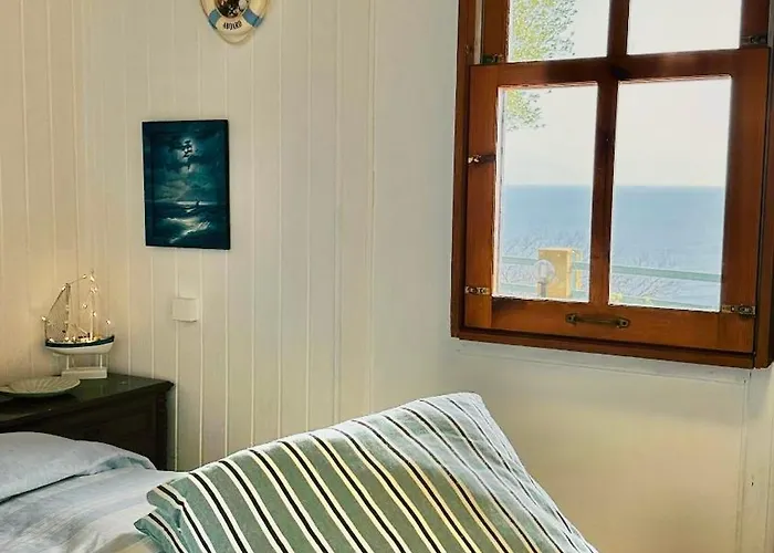 Olive Tree Oasis - Coastal Charm & Sea Views Ferienhaus *